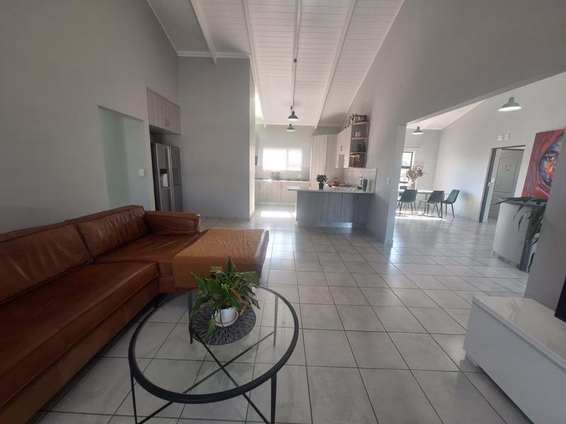 5 Bedroom Property for Sale in Seemeeu Park Western Cape